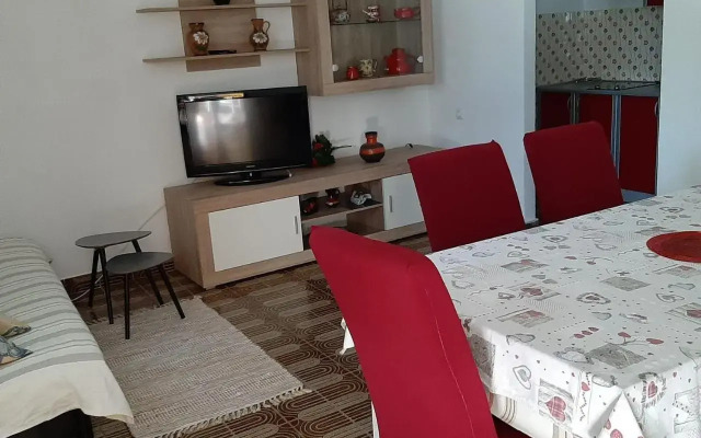 Apartments by the sea Brist, Makarska - 15443