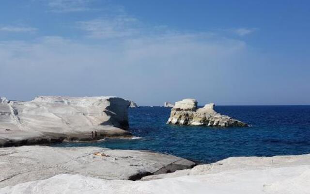 Sarakiniko Rooms