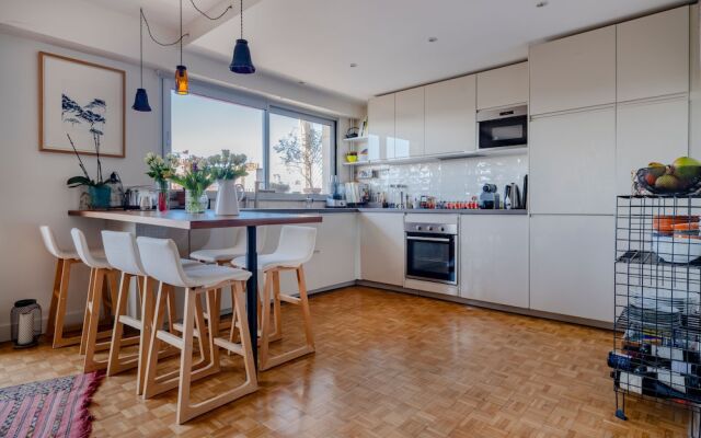 Eiffel Tower Design Residence