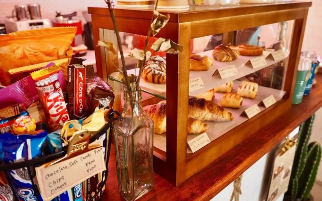 Root2 Coffee & Hostel