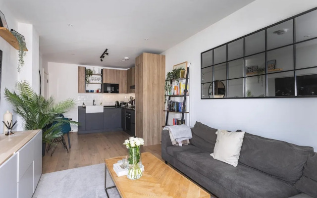 Stylish Hackney Wick Apartment With Terrace