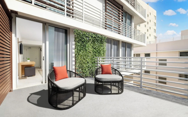 Collins Court South Beach