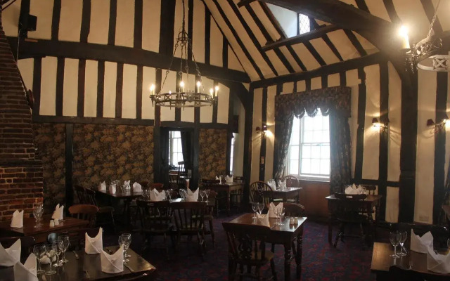 Brook Red Lion Hotel
