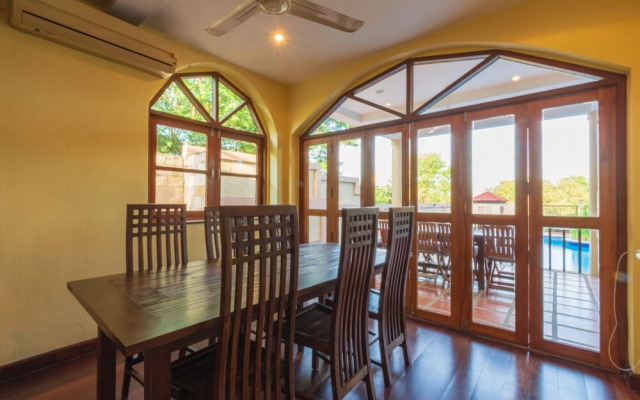 4 BR Pool Villa in Great Location - CV4