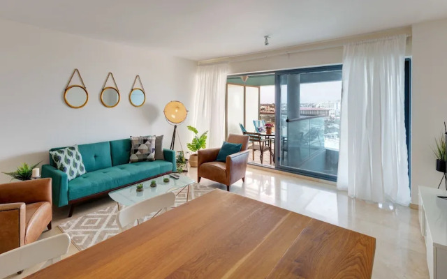 Beach Front Stylish Hugh 2DBR