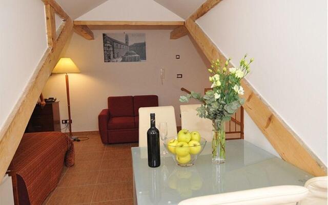 Steps Old Town Apartments by Irundo