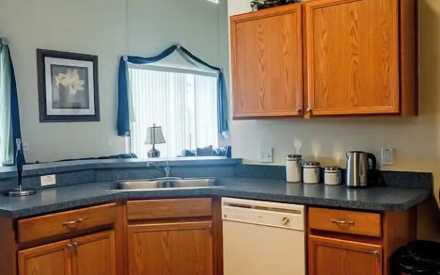 Crescent Lakes Villa