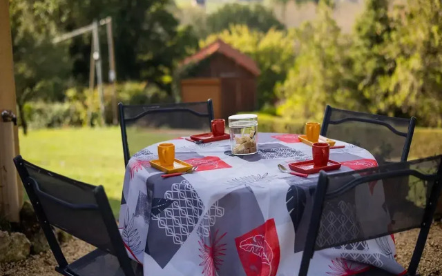 Tasteful Holiday Home in Marnac With Garden