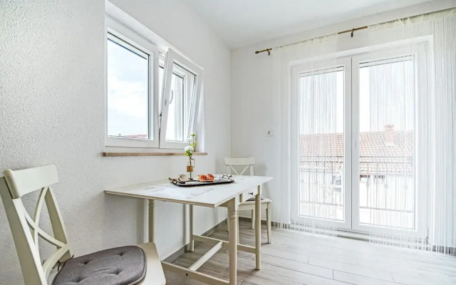 Beautiful Apartment in Orebic With Wifi