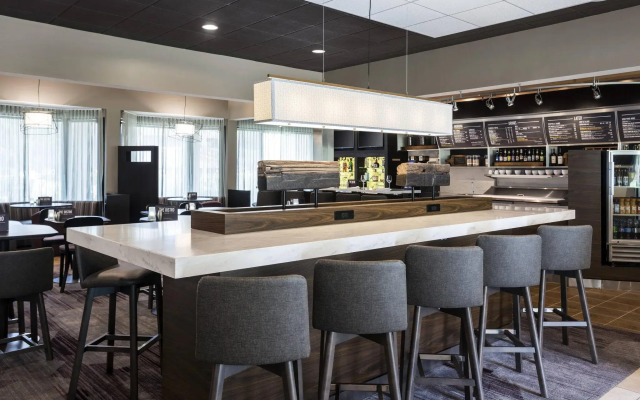 Courtyard by Marriott Chicago O'Hare