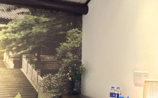 Zhangshe Courtyard Hotel