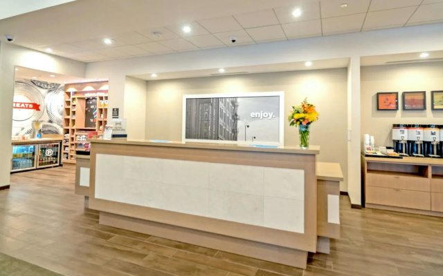 Hampton Inn Chicago North-Loyola Station