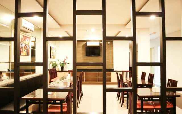 泗水祖祖尼亚加檀邦酒店(Zuzu Niaga Tambang Surabaya)