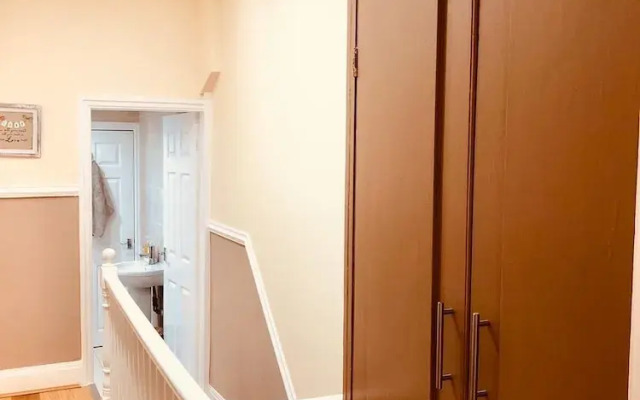 Lux Apartments 3 Bedroom House Eton