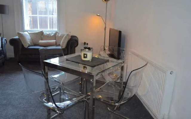 Central 3 Bedroom Flat