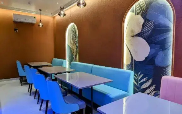 Hotel Red Chillee Restro