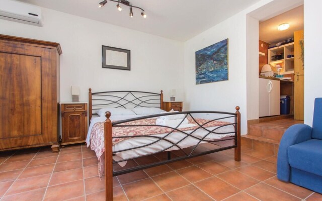 Awesome Home in Klimno With Wifi and 3 Bedrooms