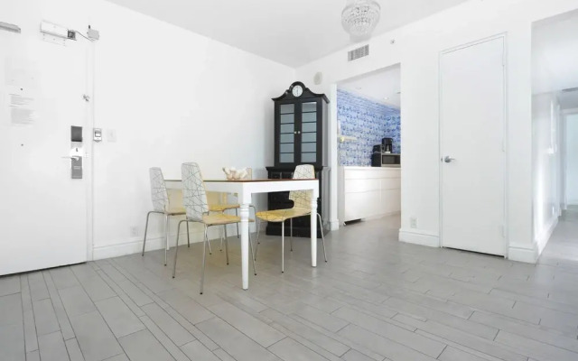 Miami World Rental - Mondrian 916