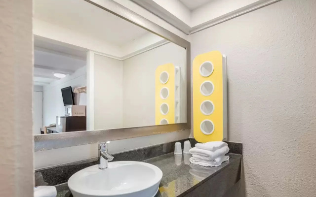 Rodeway Inn & Suites Fenton