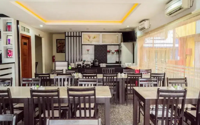 Airy Golden Gate Batam