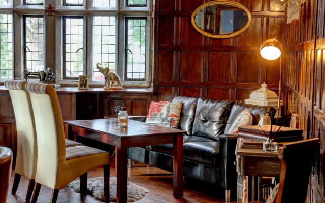 Rogerthorpe Manor Hotel