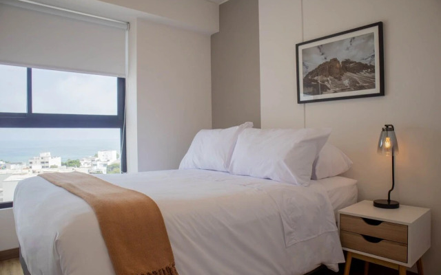 w Beautiful 3BR w Balcony in San Isidro