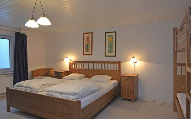 Cozy Holiday Home in Hildfeld with Private Garden