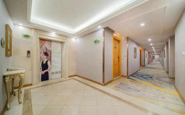 Vienna Hotel (Shenzhen Tianbao Road)