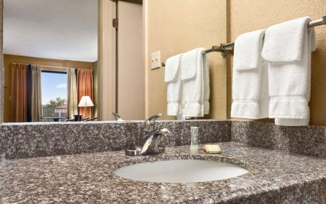 Super 8 by Wyndham Hattiesburg North/University Area