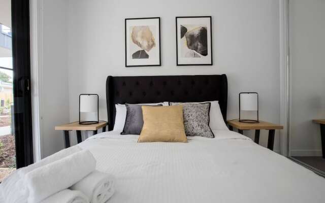 Taste of Art! Stunning Townhouse Stay@moonee Ponds