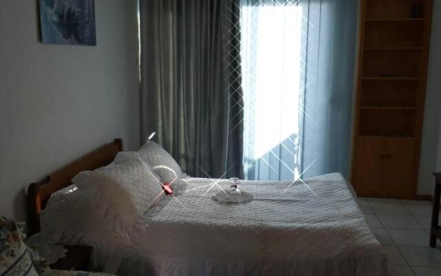 Central Bright Comfortable Studio