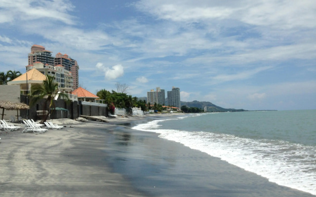 Coronado Luxury Club & Suite (ex:Coronado Golf & Beach Resort)