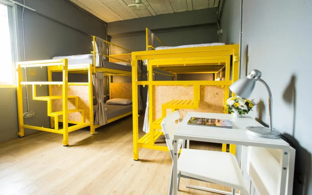 Cubic Bangkok Hostel