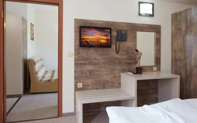 Hotel Lira
