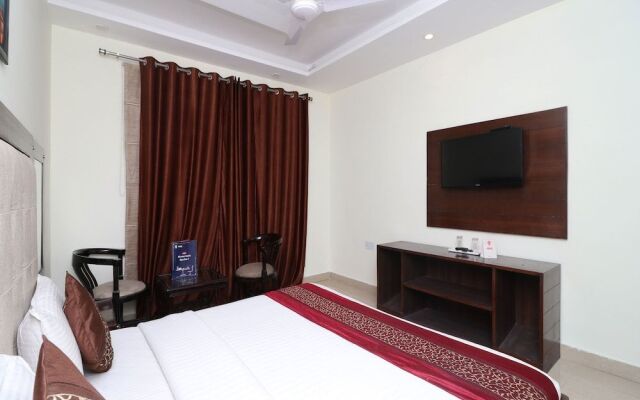 OYO 1617 Palm Retreat