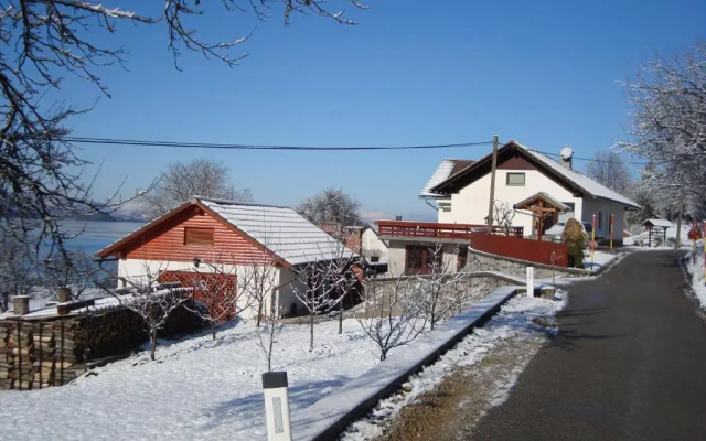 Prenočišča Jezero