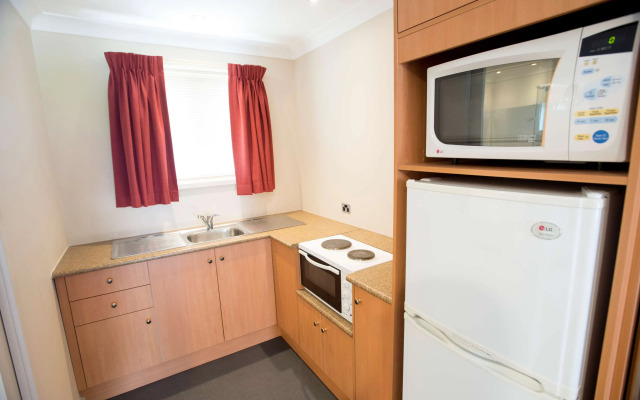 Best Western Plus All Settlers Motor Inn