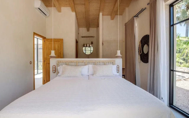 Lavish Villa With Private Pool