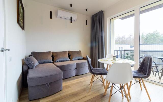 VineWood Apartment, By Cohost