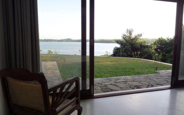 Sea Heart House on Koggala Lake