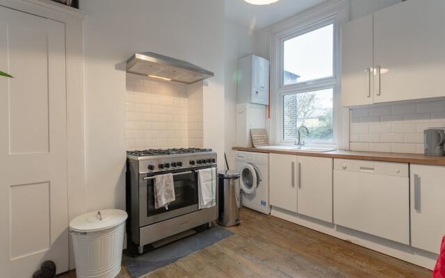 2 Bedroom Flat In Fantastic Location