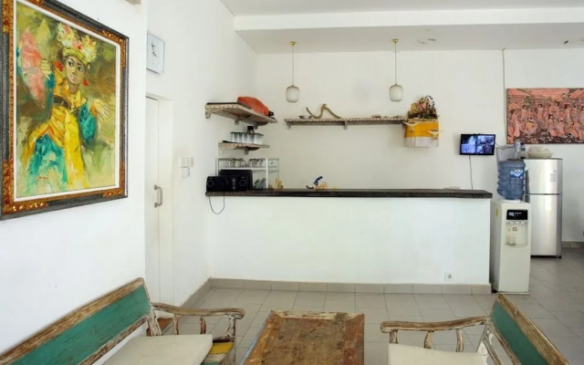 RedDoorz near Raya Semer