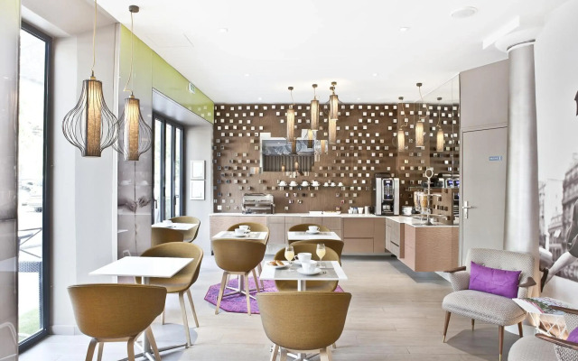 Hotel Eiffel Segur