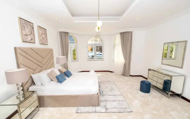 LUX The Luxury Sunny Shores Palm Villa