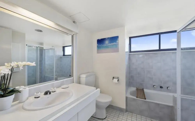 Pacific Towers Holiday Apartments