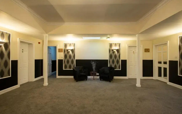 Douglas Arms Hotel