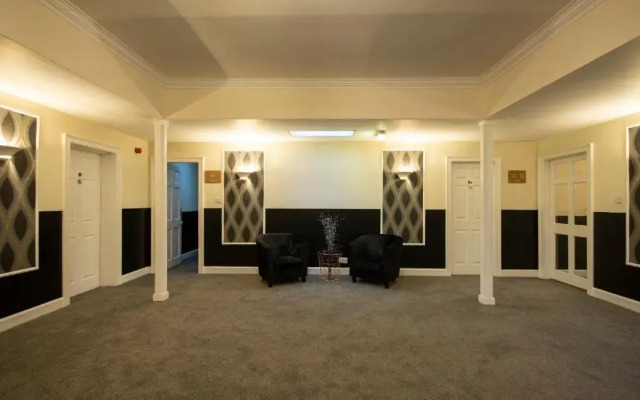 Douglas Arms Hotel