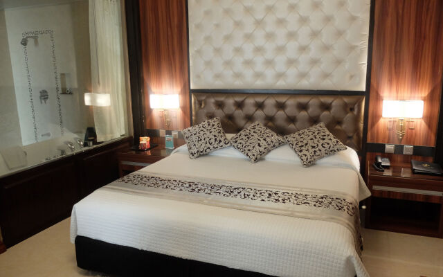 Central Park Tower Resort