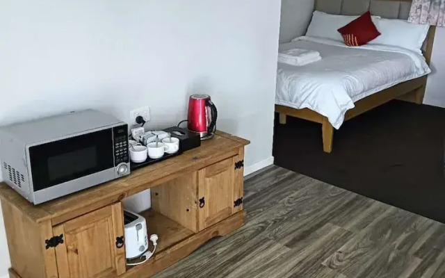 2 double and 1 sofa beds chalet 7D