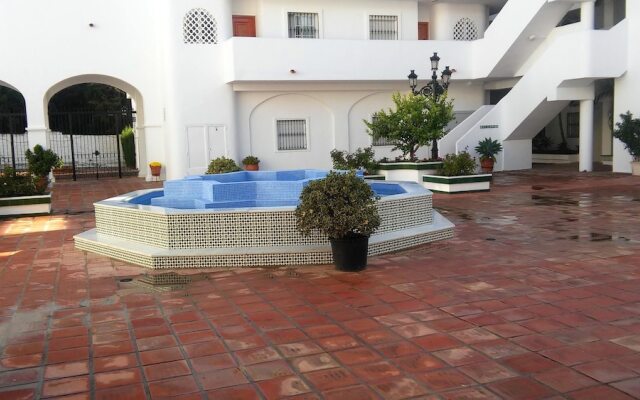 Apartment With 2 Bedrooms in Benalmádena, With Wonderful sea View, Poo